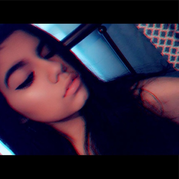 Meet your Posher, Adriana - Picture 1 of 1